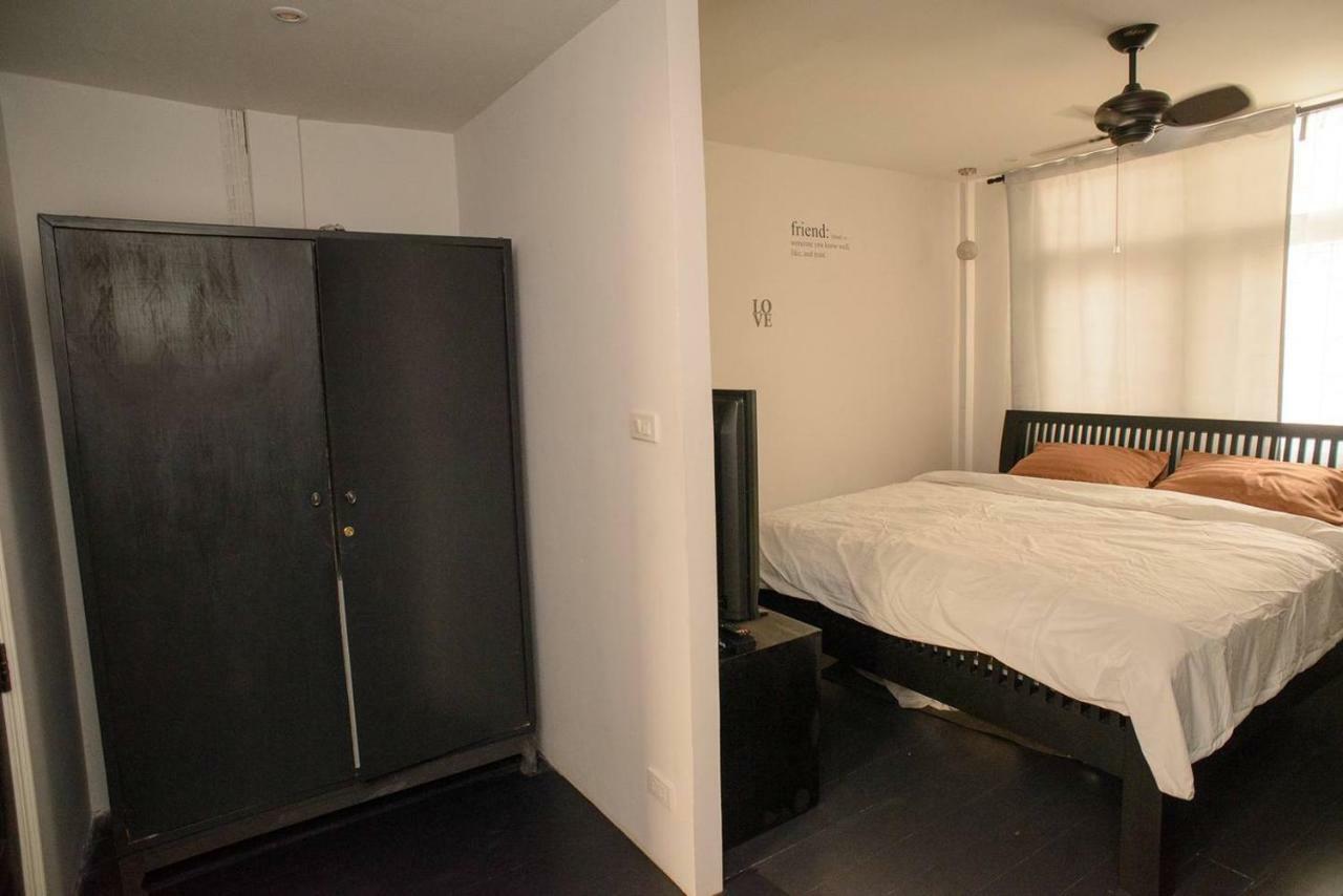 196 โอลด์ทาวน์ ชิค ทาวน์เฮาส์ Hotel กรุงเทพมหานคร ภายนอก รูปภาพ
