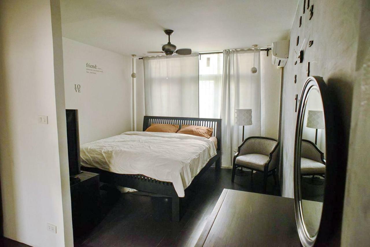196 โอลด์ทาวน์ ชิค ทาวน์เฮาส์ Hotel กรุงเทพมหานคร ภายนอก รูปภาพ